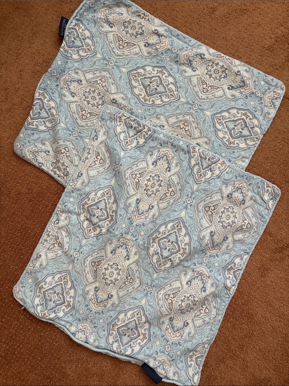Set of 2 Prologue pillow covers